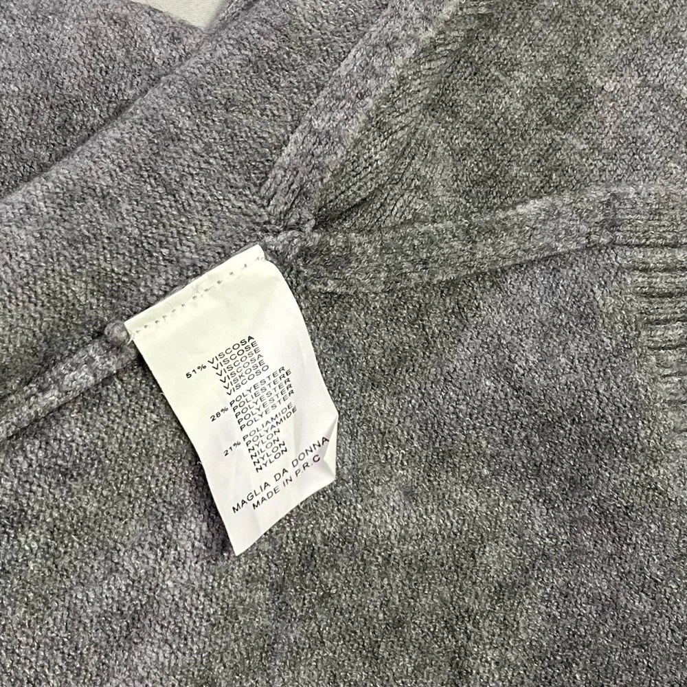 Burberry Women’s Classic Gray Mock Neck Sweater - Medium - Picture 6 of 8
